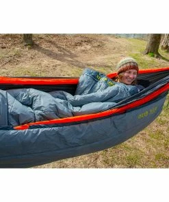 ENO Vesta TopQuilt -Tents Sales Store eno vesta top quilt lifestyle 04v2 95597.1626823754